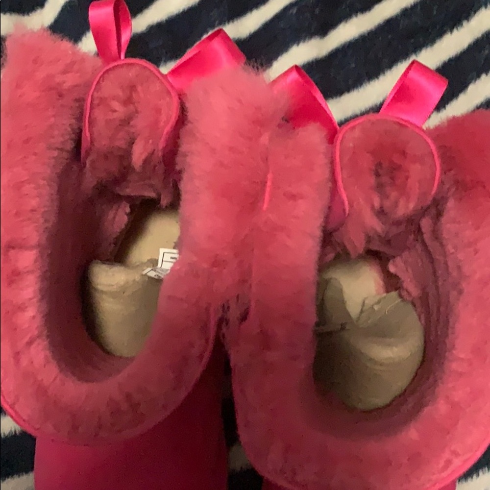 Uggs - Picture 2 of 4